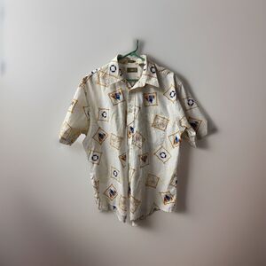 Natural Issue Button Front Short Sleeved Shirt Mens Size Large Wrinkle Free